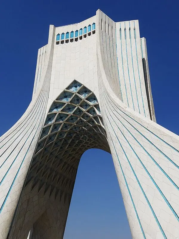باغ و کاخهای تاریخی مجموعه گلستان با معماری ایرانی سنتی