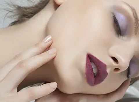 راه‌های پاک کردن آرایش قبل از خواب