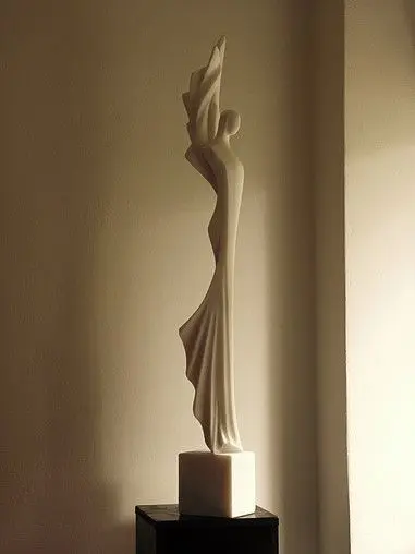 مجسمه دکوراتیو در طراحی داخلی؛ یک راهنمای کامل برای تصمیم بهتر