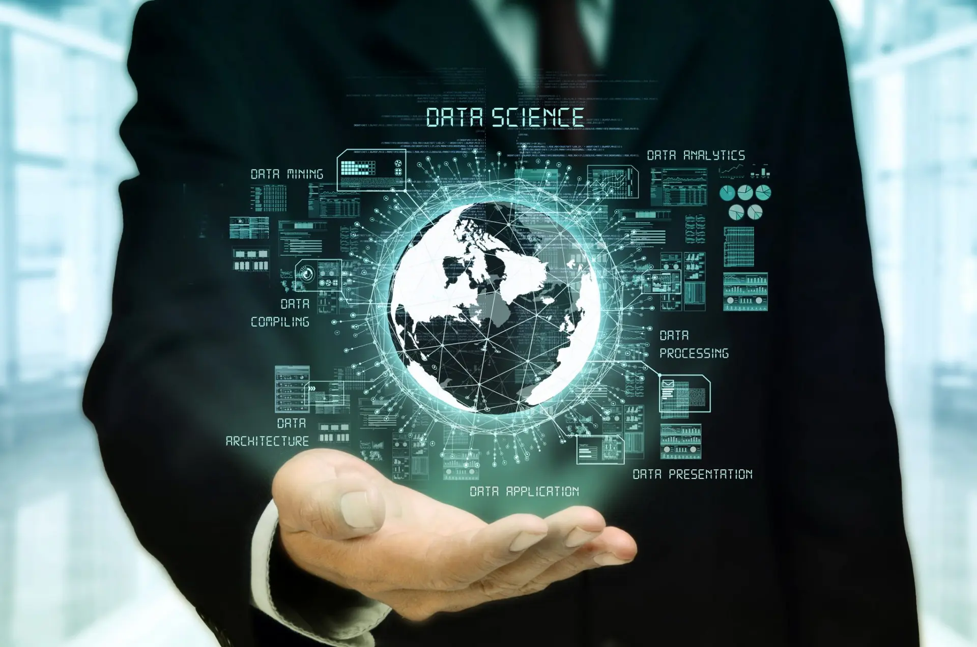 ابزارهای تحلیل داده مانند پایتون، آر و Tableau