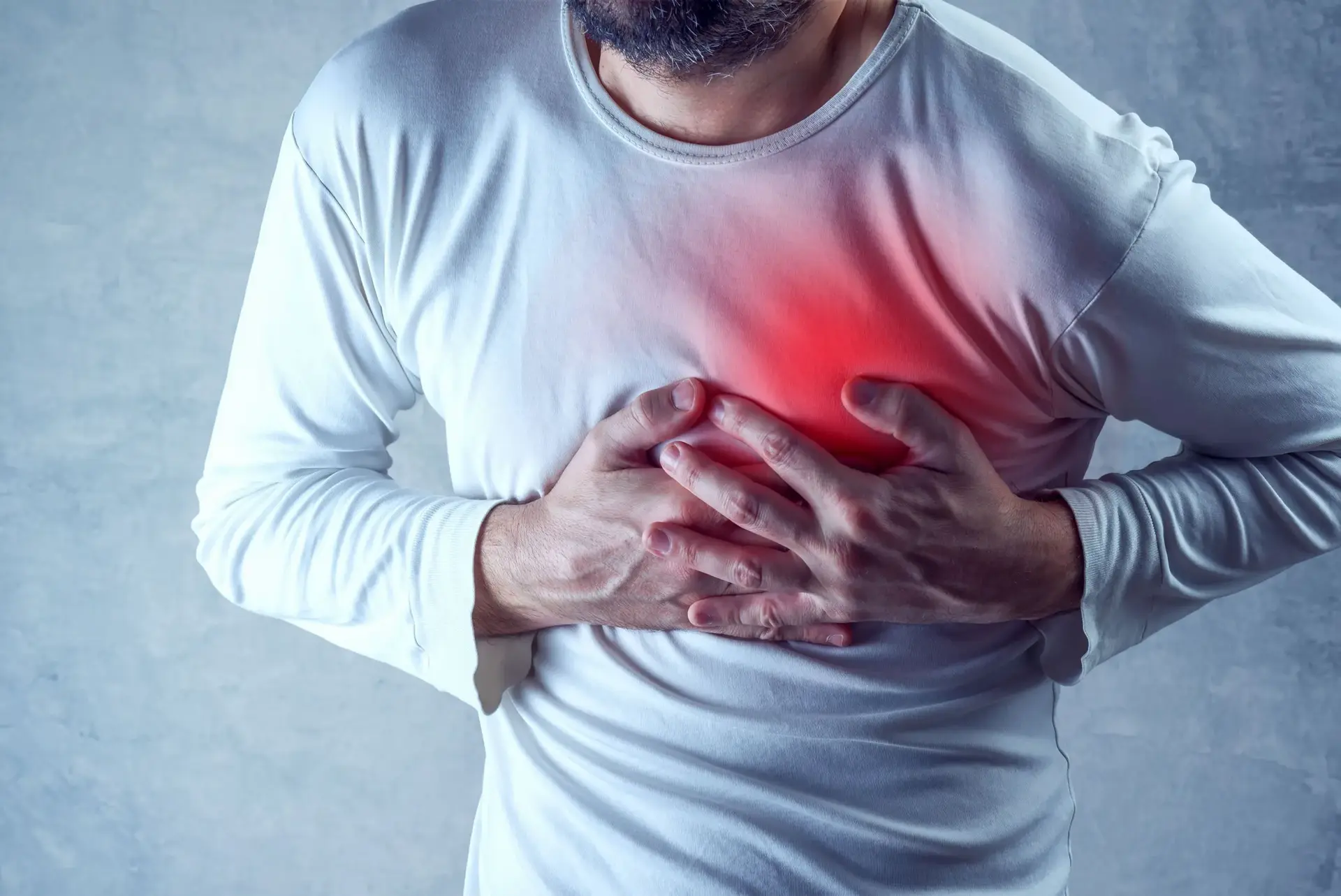 نمای گرافیکی حمله قلبی و علائم مرتبط