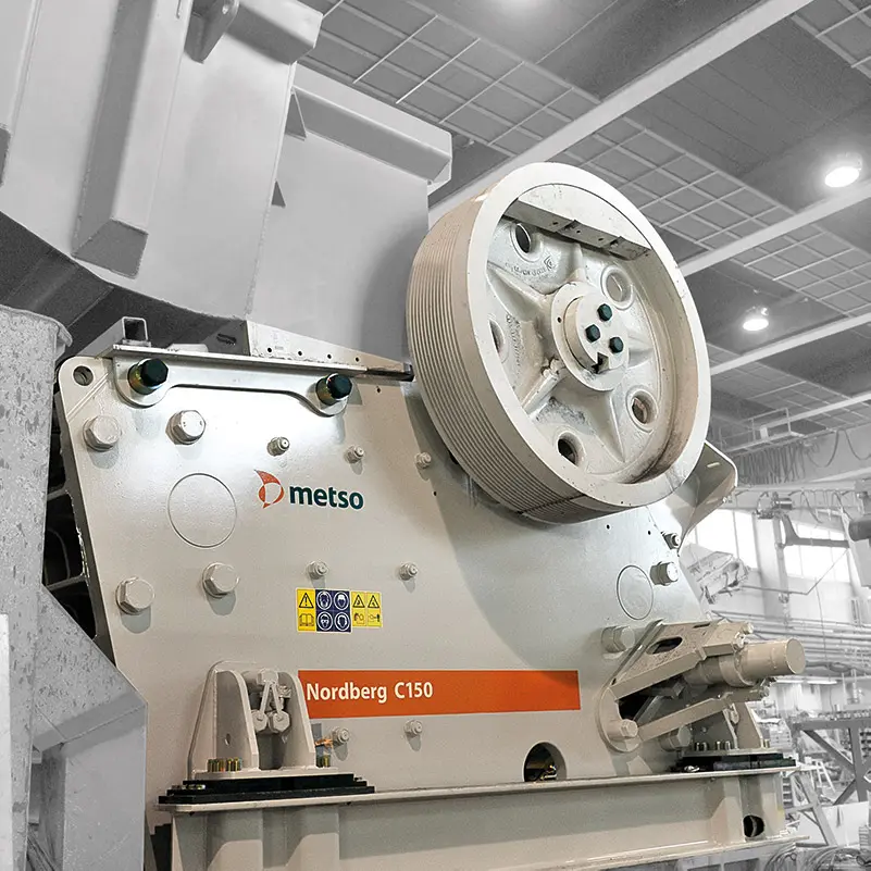 قطعات یدکی سنگ‌شکن فکی شامل فک‌های ثابت و متحرک