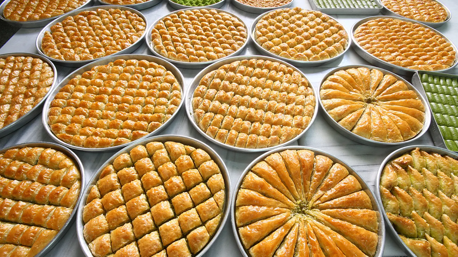 نمونه روش بل فلزی با مونتاژ دقیق و قطعات بدون شکاف