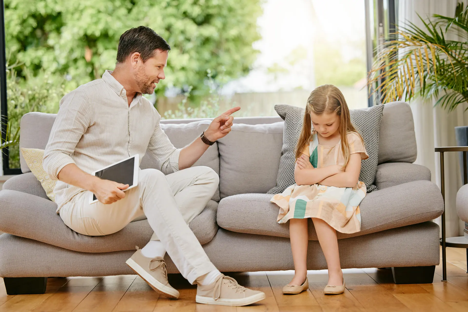 مفهوم اشتباهات رایج در تربیت فرزند چیست؟ بررسی ساده و کامل
