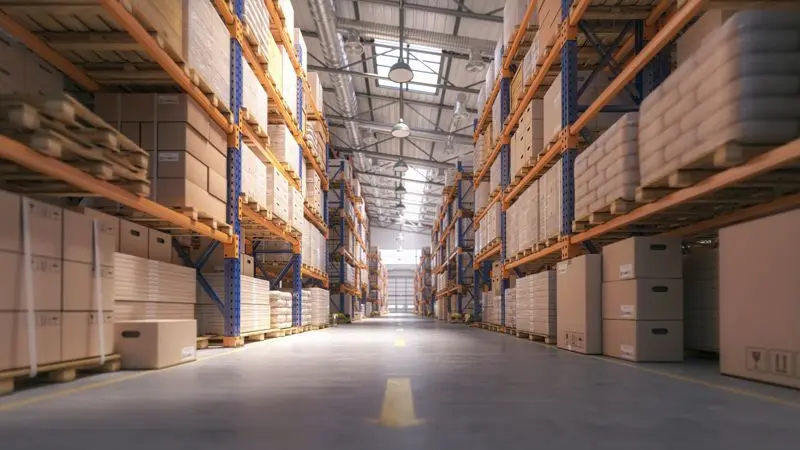 نرم‌افزار مدیریت انبار روی کامپیوتر با نمودارهای موجودی و گزارشات